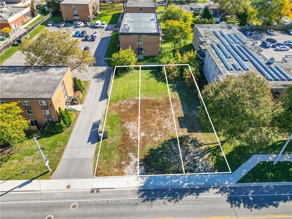 Photo 2 of Unit C, 574 Ontario Street, St. Catharines, Lakeport — HOMEH