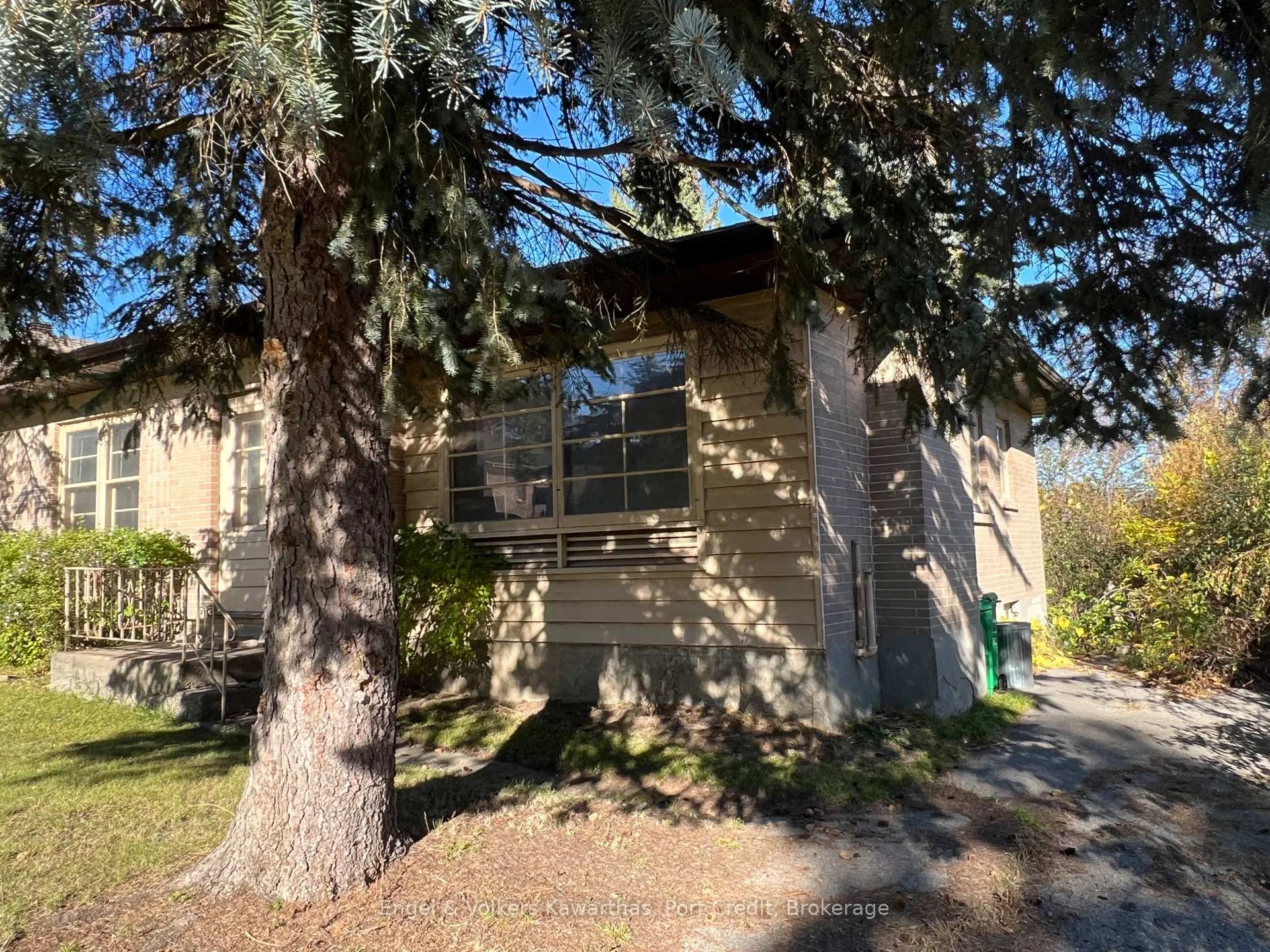 Photo 10 of 770 Curtis Road, Peterborough, Ashburnham Ward 4 — HOMEH