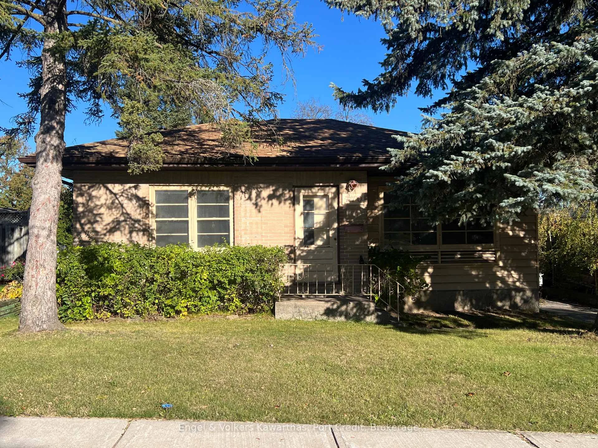 Photo 17 of 770 Curtis Road, Peterborough, Ashburnham Ward 4 — HOMEH