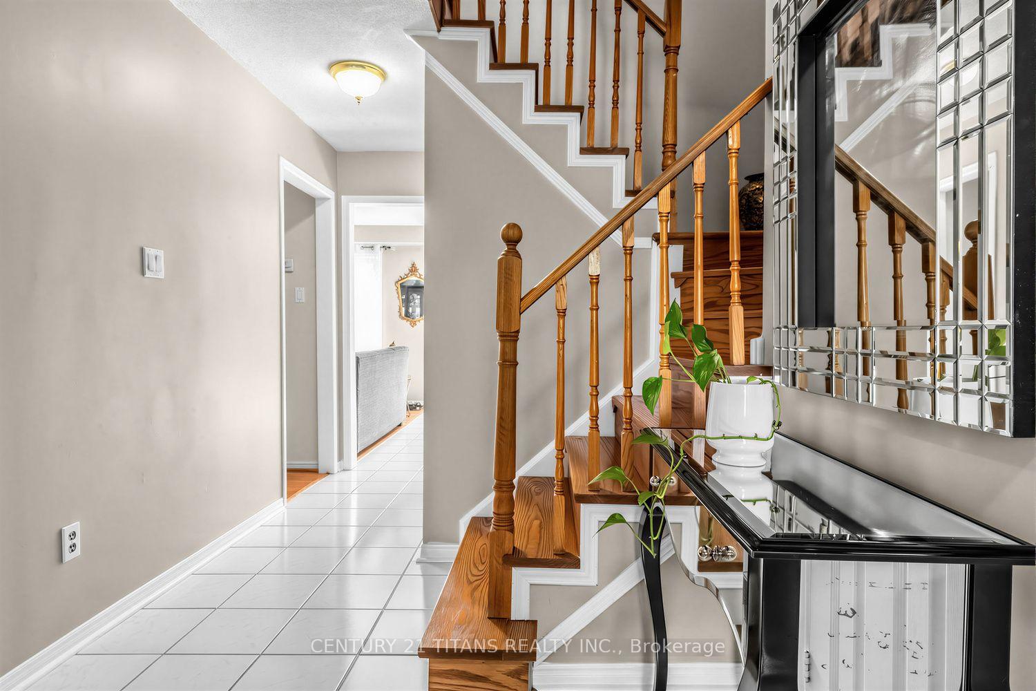 Photo 5 of 3489 Beau Rivage Crescent, Mississauga, Erin Mills — HOMEH