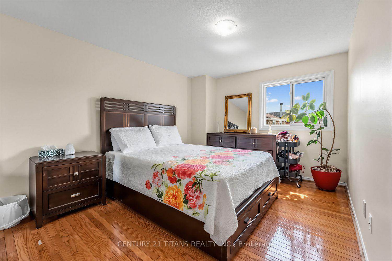 Photo 22 of 3489 Beau Rivage Crescent, Mississauga, Erin Mills — HOMEH