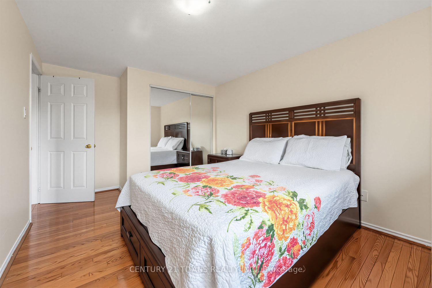Photo 23 of 3489 Beau Rivage Crescent, Mississauga, Erin Mills — HOMEH
