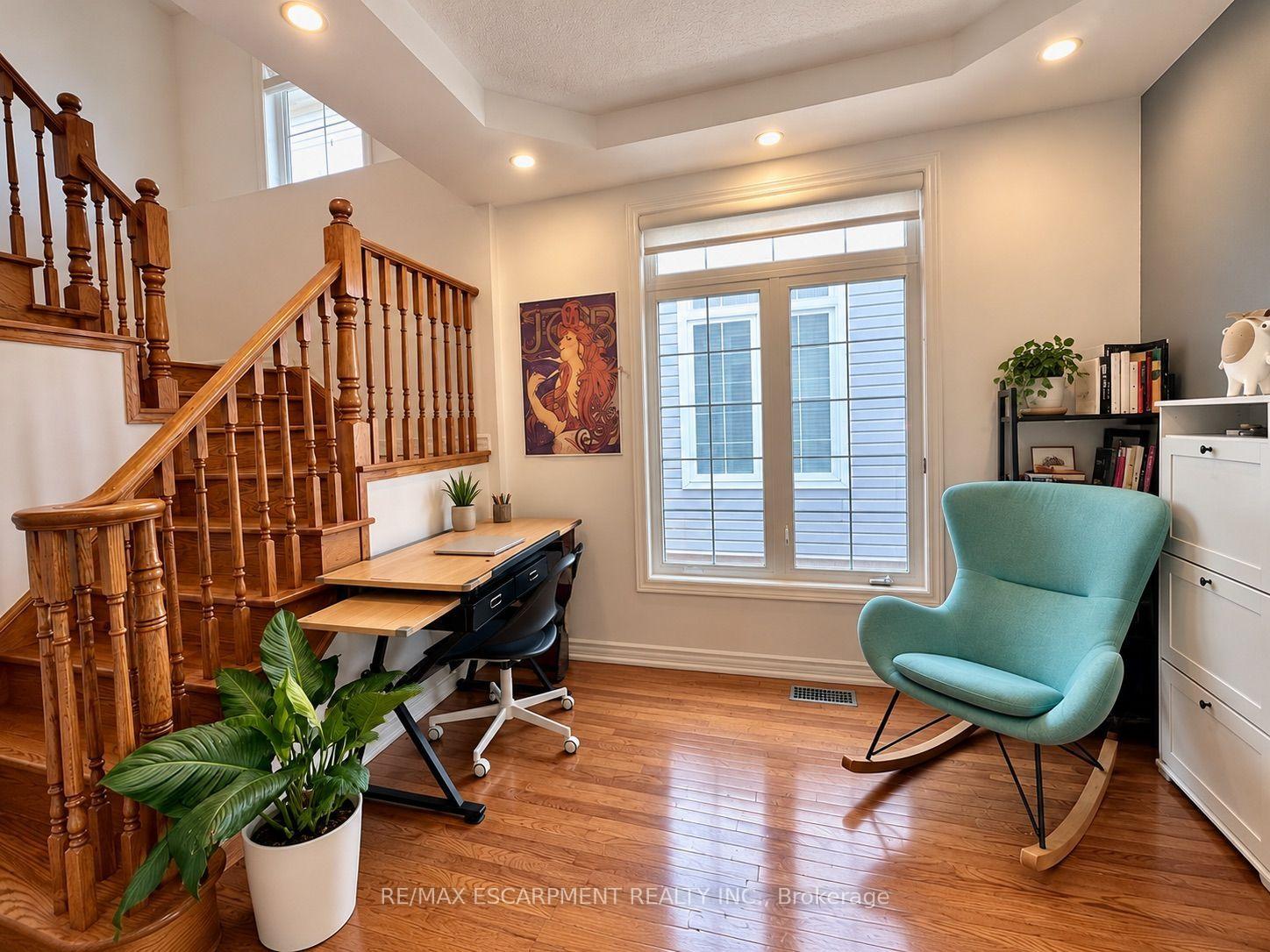 Photo 5 of 5321 Applegarth Drive, Burlington, Orchard — HOMEH