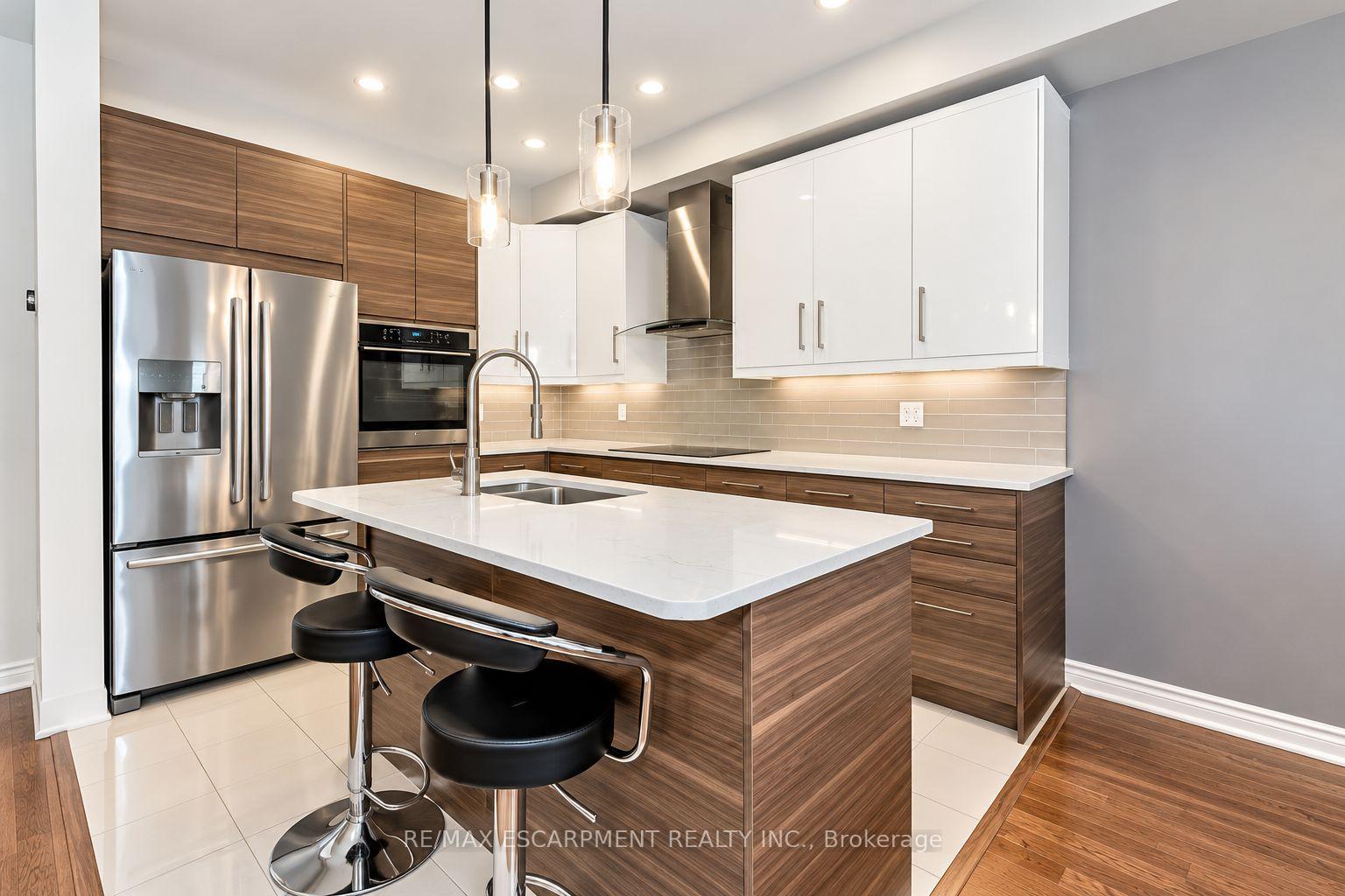 Photo 6 of 5321 Applegarth Drive, Burlington, Orchard — HOMEH