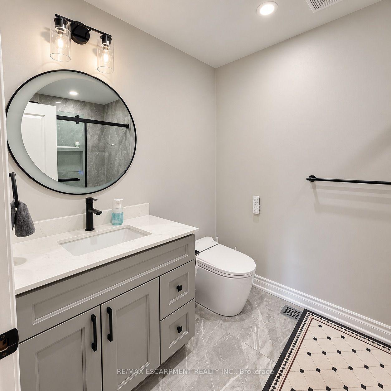Photo 7 of 5321 Applegarth Drive, Burlington, Orchard — HOMEH
