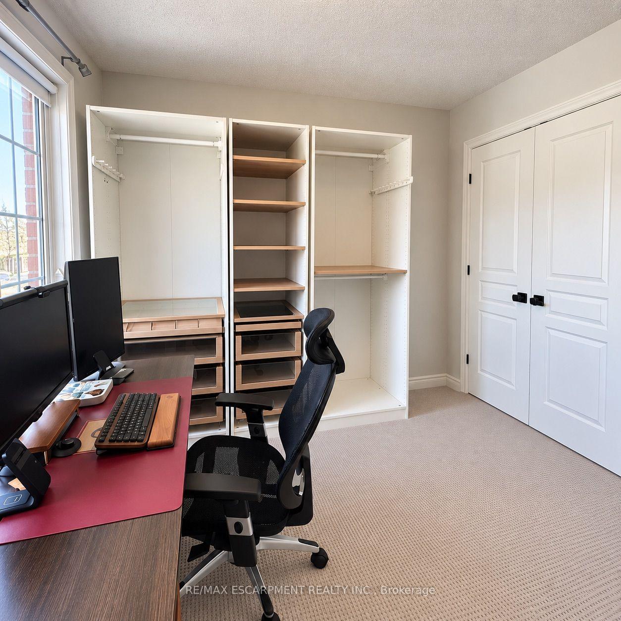 Photo 10 of 5321 Applegarth Drive, Burlington, Orchard — HOMEH