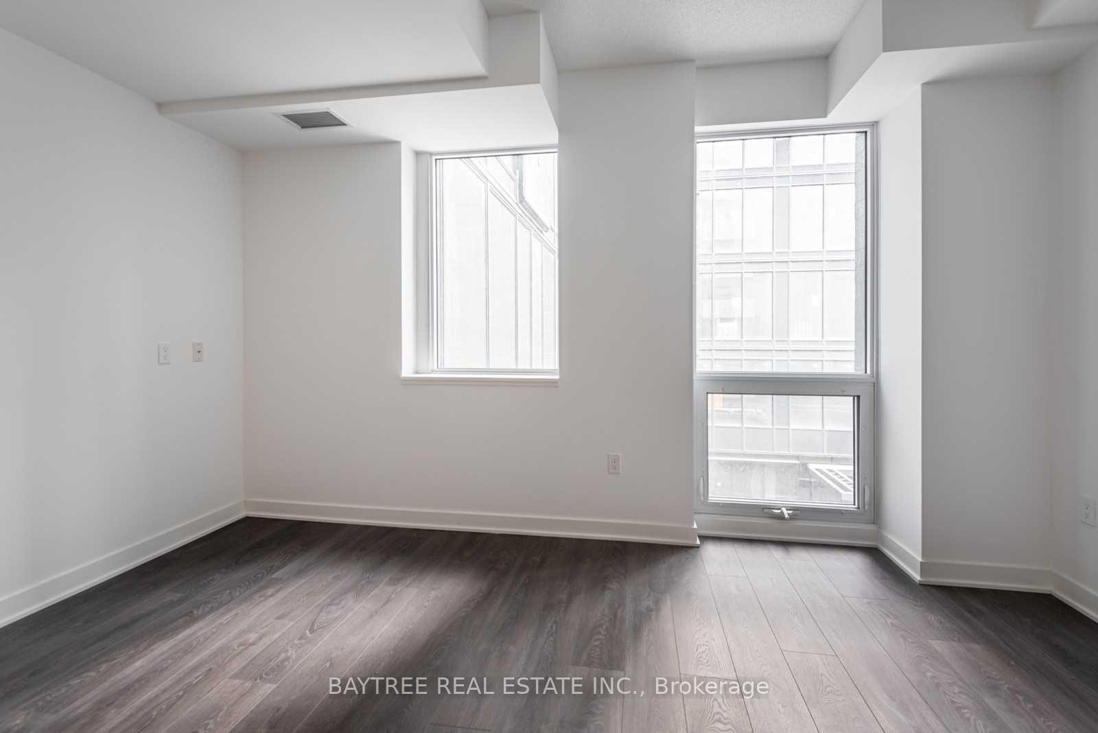 Photo 8 of Unit 801, 115 Blue Jays Way, Toronto, Waterfront Communities — HOMEH