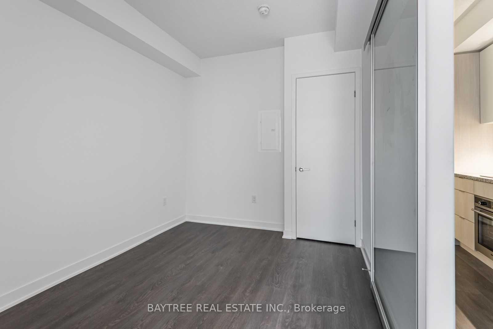 Photo 9 of Unit 801, 115 Blue Jays Way, Toronto, Waterfront Communities — HOMEH