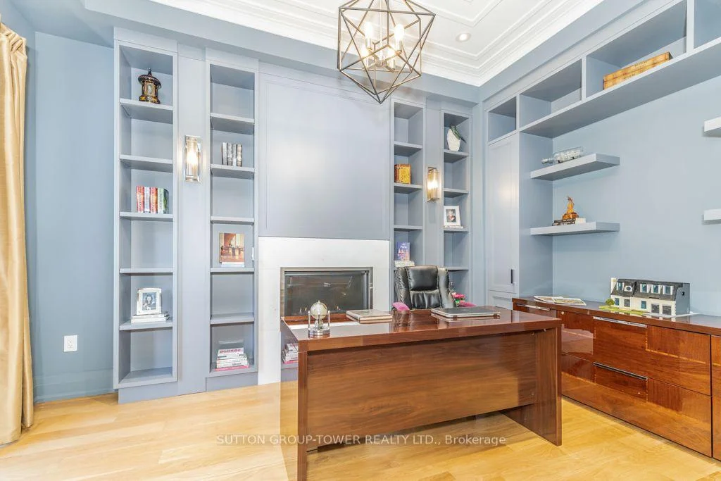 Photo 5 of 450 Bedford Road, Oakville, Ford — HOMEH