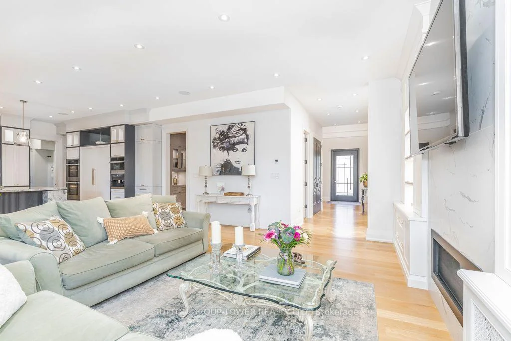 Photo 8 of 450 Bedford Road, Oakville, Ford — HOMEH