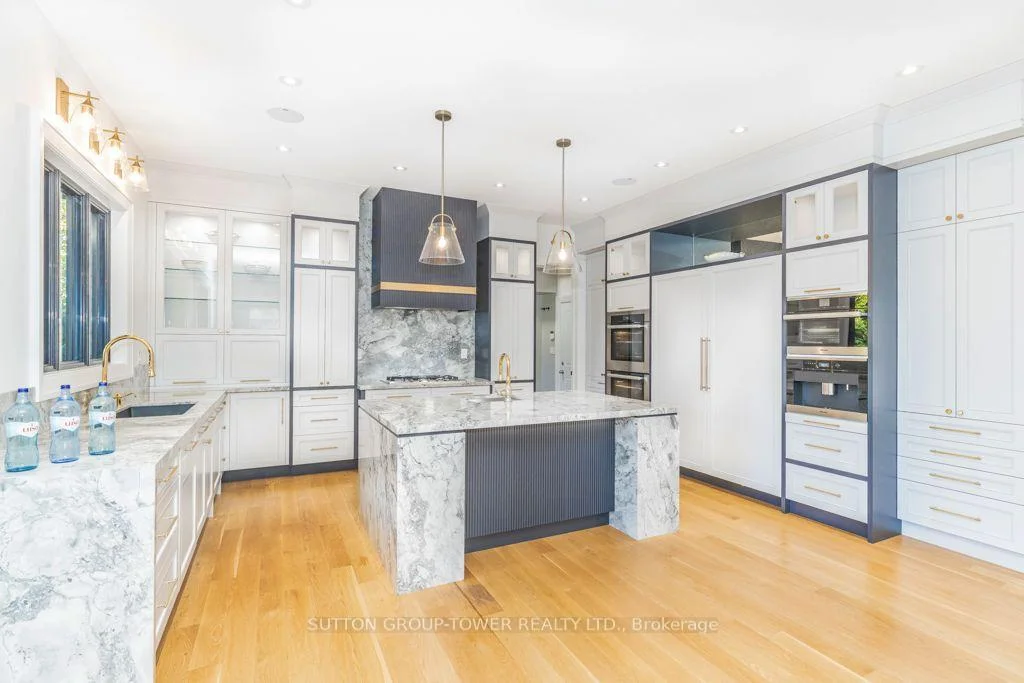 Photo 10 of 450 Bedford Road, Oakville, Ford — HOMEH