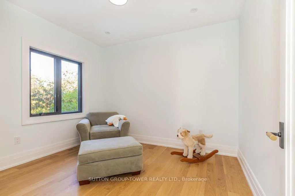 Photo 28 of 450 Bedford Road, Oakville, Ford — HOMEH