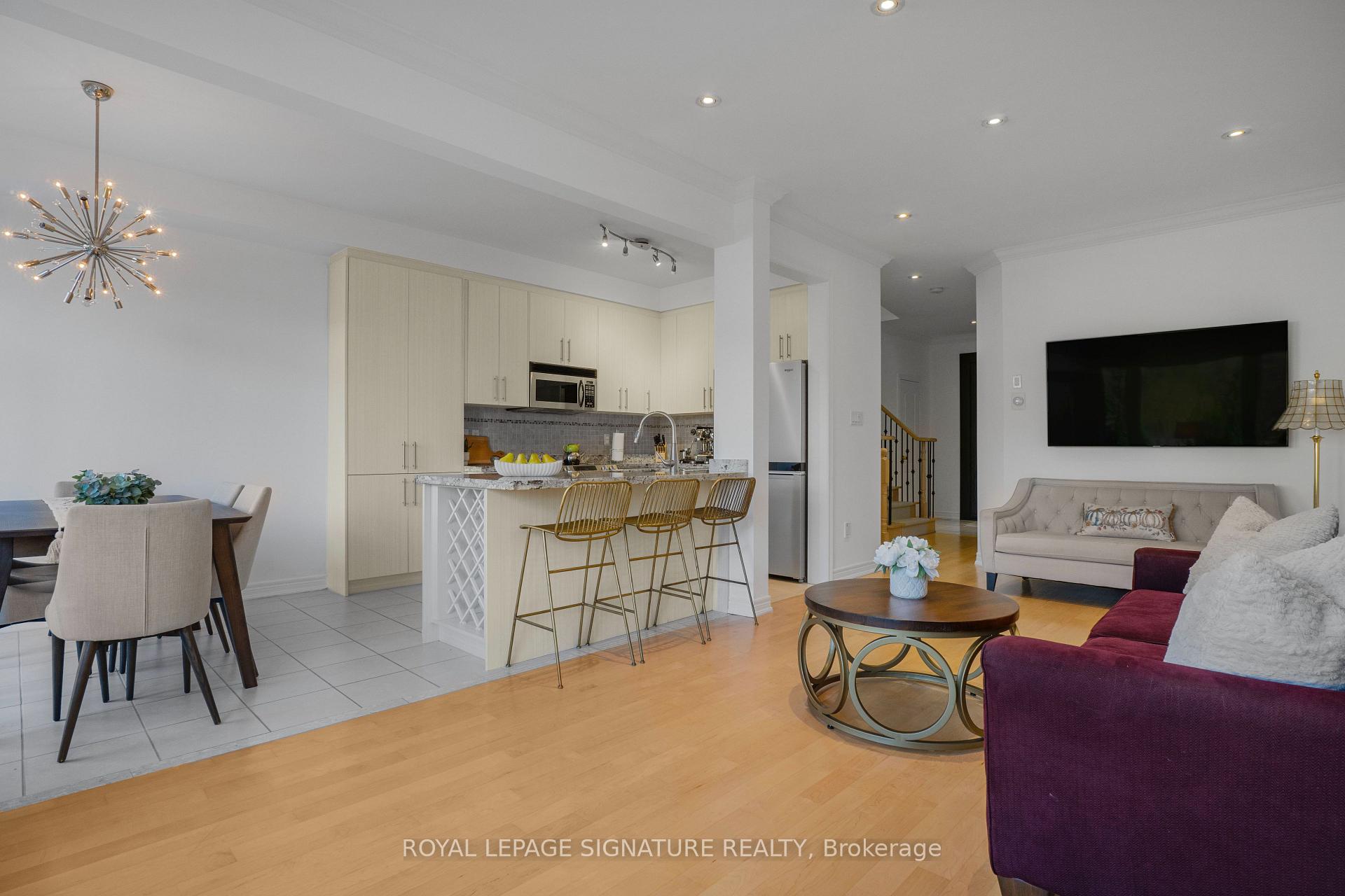 Photo 3 of 82 Loire Valley Avenue, Vaughan, Patterson — HOMEH