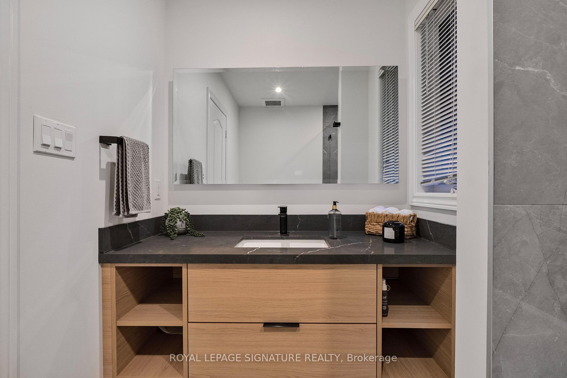 Photo 22 of 82 Loire Valley Avenue, Vaughan, Patterson — HOMEH