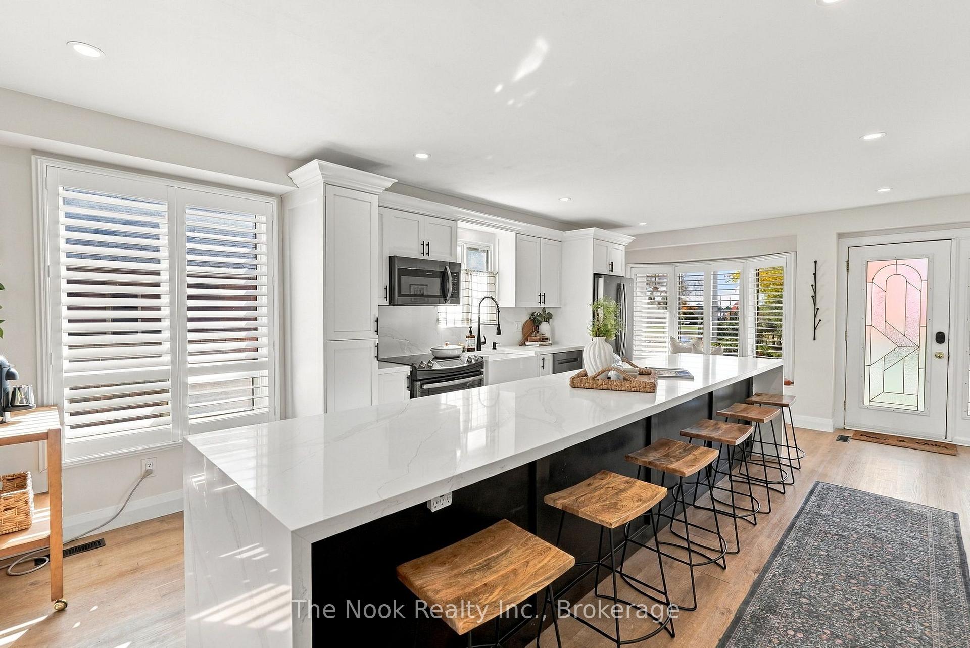 Photo 7 of 19 Sandringham Drive, Clarington, Courtice — HOMEH