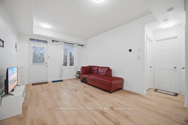 Photo 4 of Unit 20, 180 Howden Boulevard, Brampton, Westgate — HOMEH