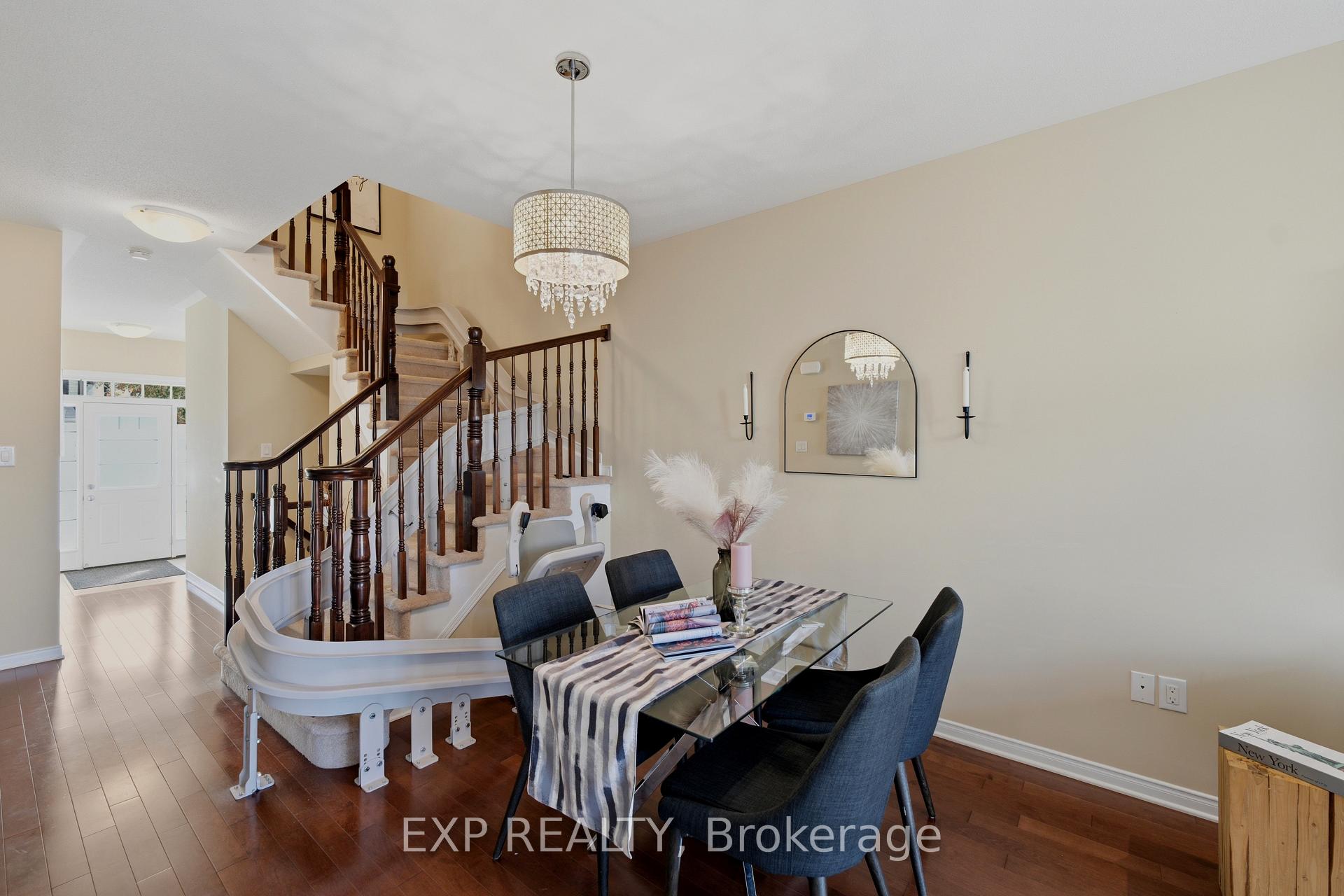 Photo 9 of 118 Laramie Crescent, Ottawa, Barrhaven - Stonebridge — HOMEH