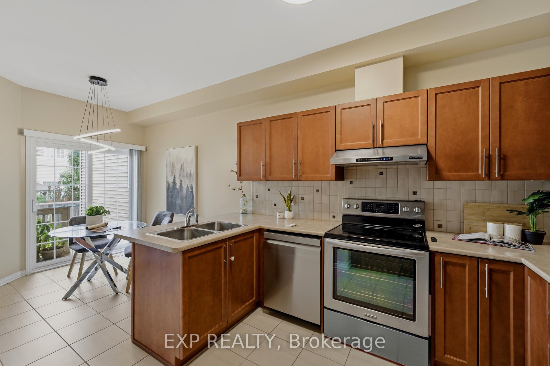 Photo 14 of 118 Laramie Crescent, Ottawa, Barrhaven - Stonebridge — HOMEH