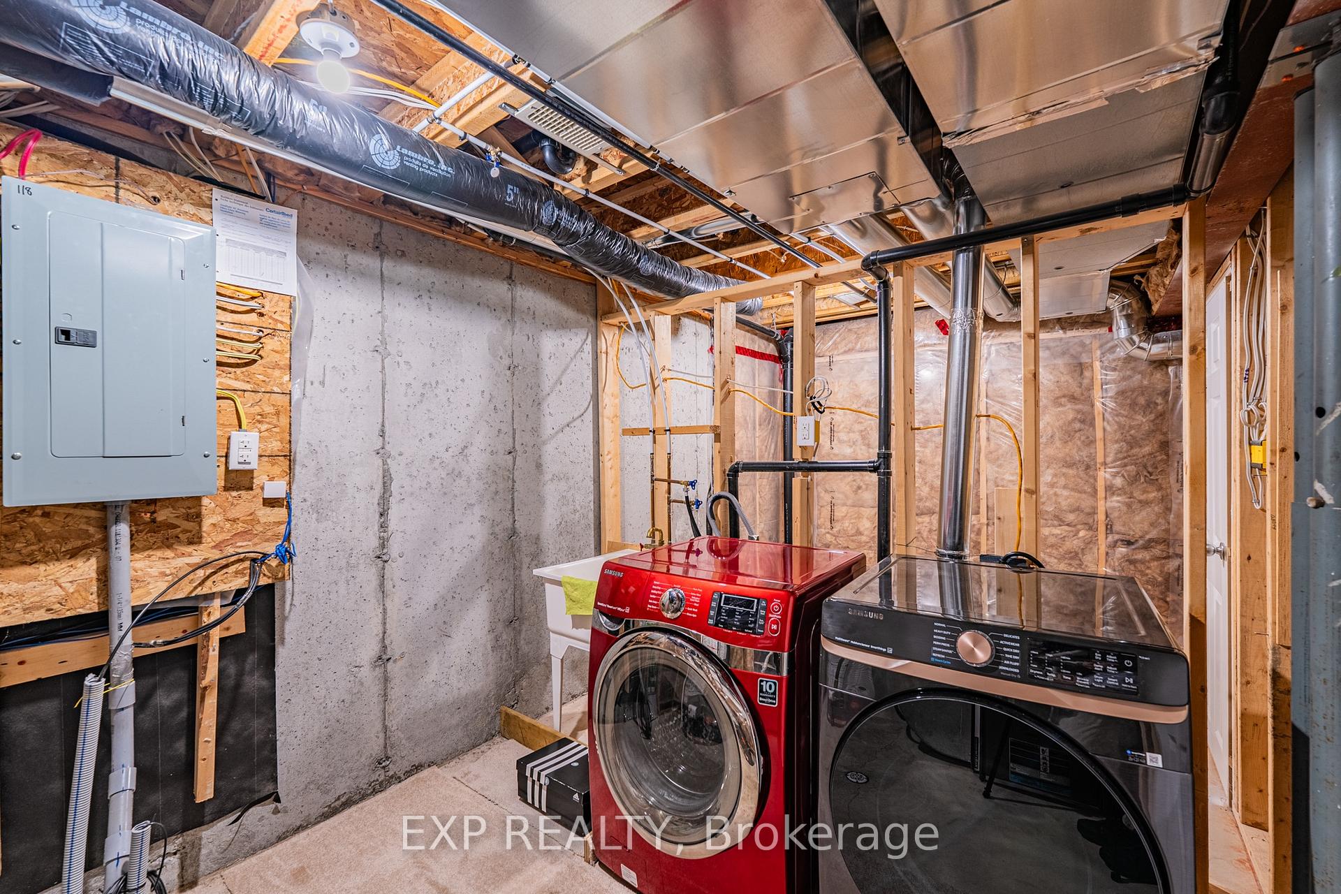 Photo 33 of 118 Laramie Crescent, Ottawa, Barrhaven - Stonebridge — HOMEH