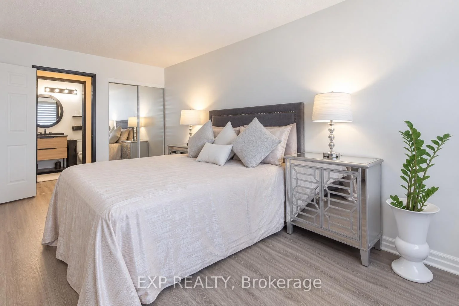 Photo 37 of Unit 1407, 3 Hickory Tree Road, North York, Weston — HOMEH