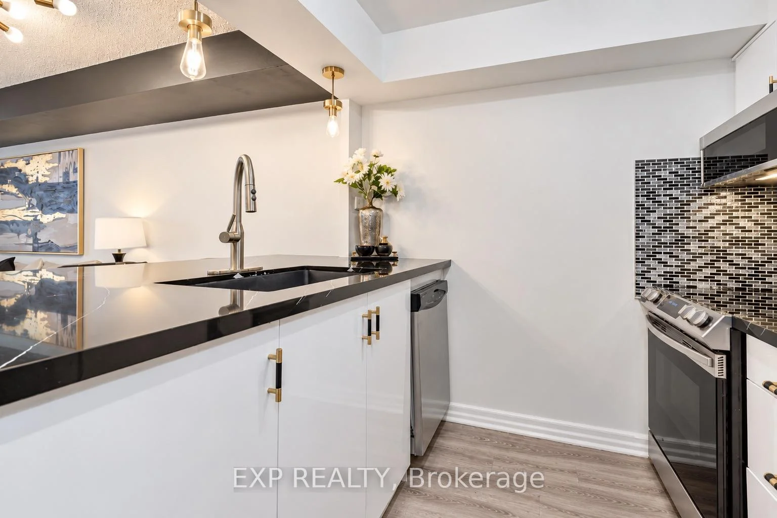 Photo 80 of Unit 1407, 3 Hickory Tree Road, North York, Weston — HOMEH