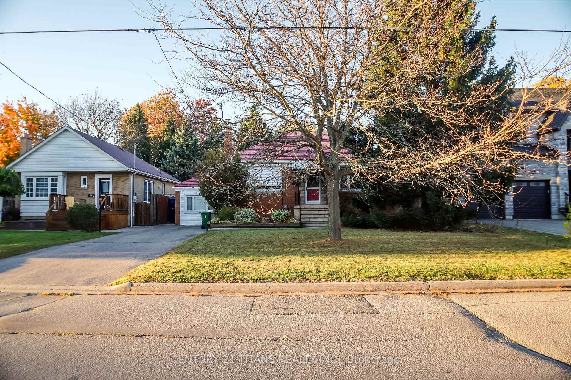 Photo 1 of 172 Phyllis Avenue, Scarborough, Cliffcrest — HOMEH