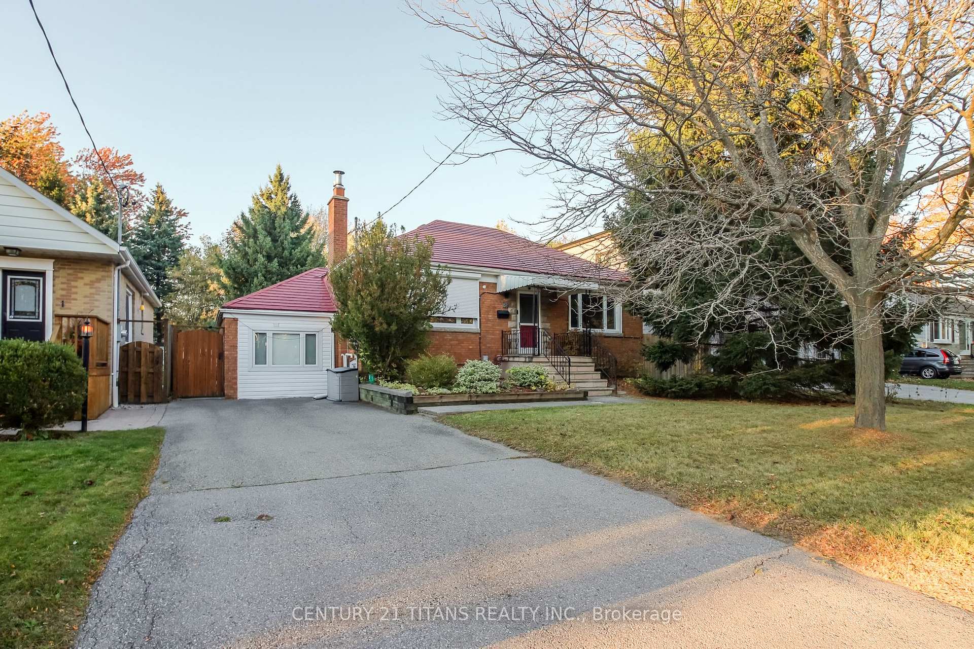 Photo 2 of 172 Phyllis Avenue, Scarborough, Cliffcrest — HOMEH