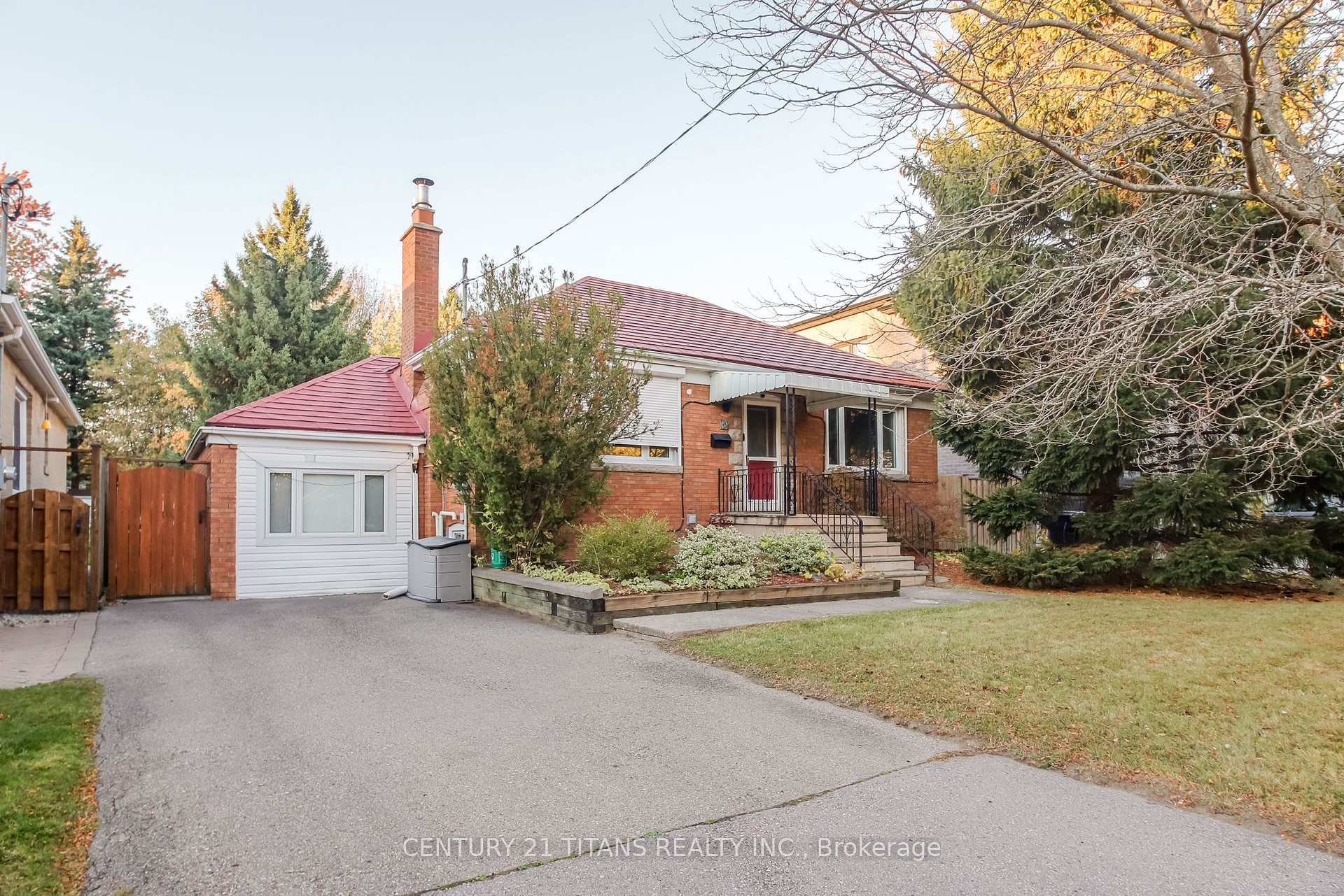 Photo 4 of 172 Phyllis Avenue, Scarborough, Cliffcrest — HOMEH