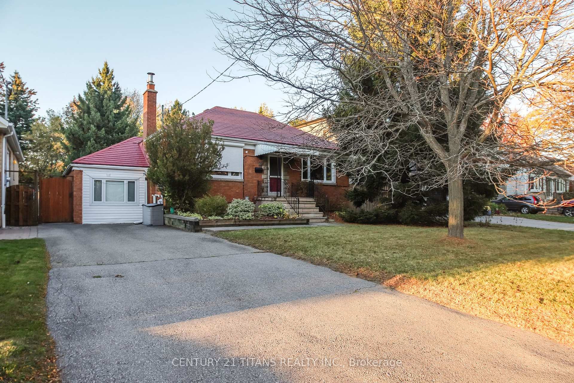 Photo 5 of 172 Phyllis Avenue, Scarborough, Cliffcrest — HOMEH