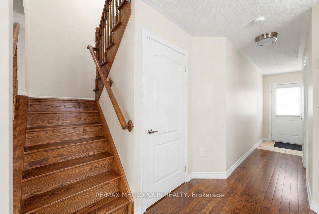 Photo 5 of Unit 57, 25 Southwoods Crescent, Barrie, Holly — HOMEH