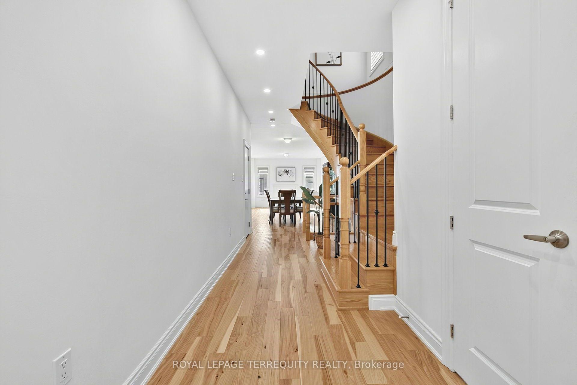 Photo 4 of 9 Kiernan Crescent N, New Tecumseth, Alliston — HOMEH