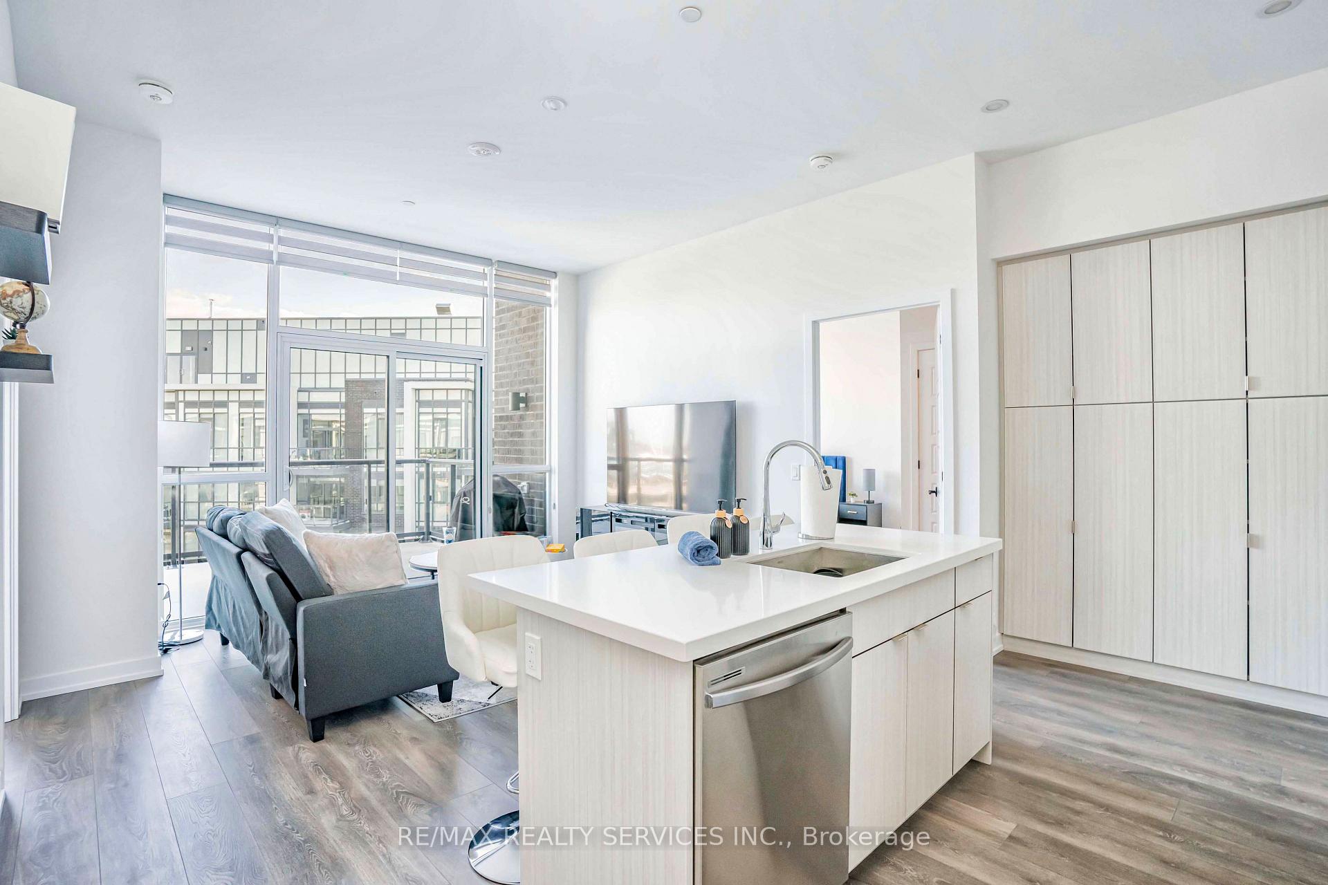Photo 5 of Unit 403, 415 Sea Ray Avenue, Innisfil, Rural Innisfil — HOMEH