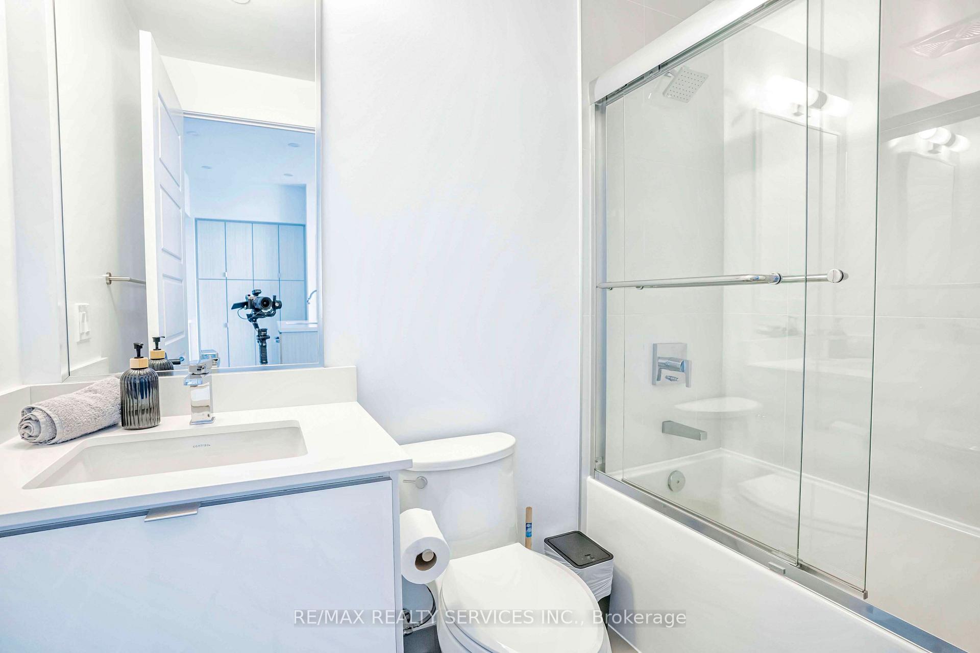 Photo 21 of Unit 403, 415 Sea Ray Avenue, Innisfil, Rural Innisfil — HOMEH