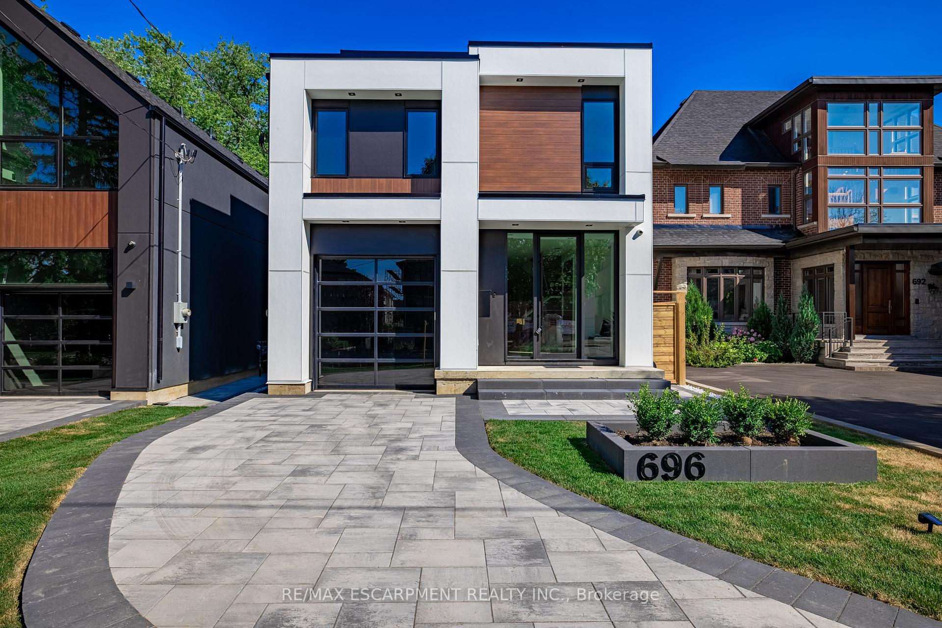Photo 1 of 696 Montbeck Crescent, Mississauga, Lakeview — HOMEH