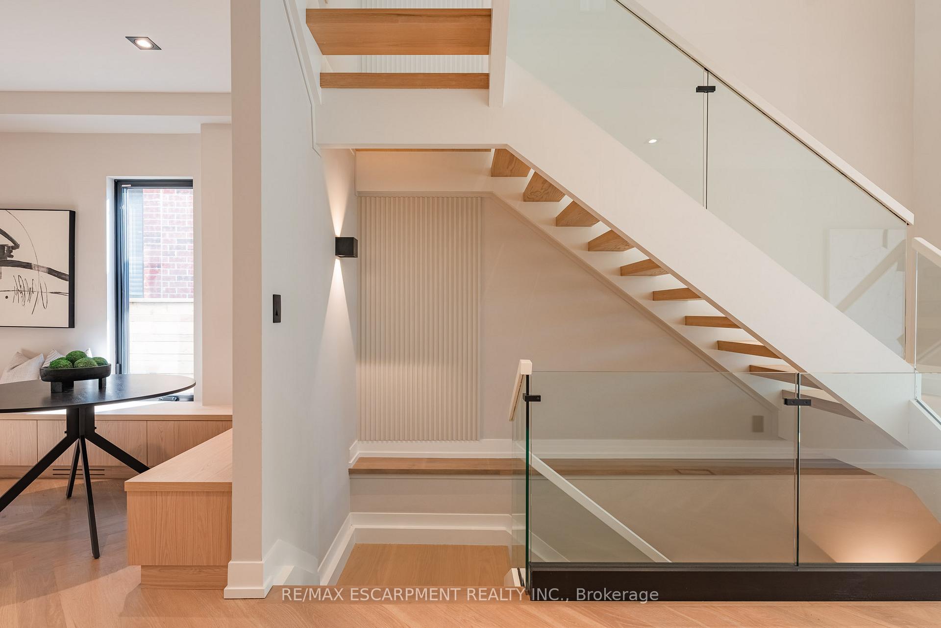 Photo 22 of 696 Montbeck Crescent, Mississauga, Lakeview — HOMEH