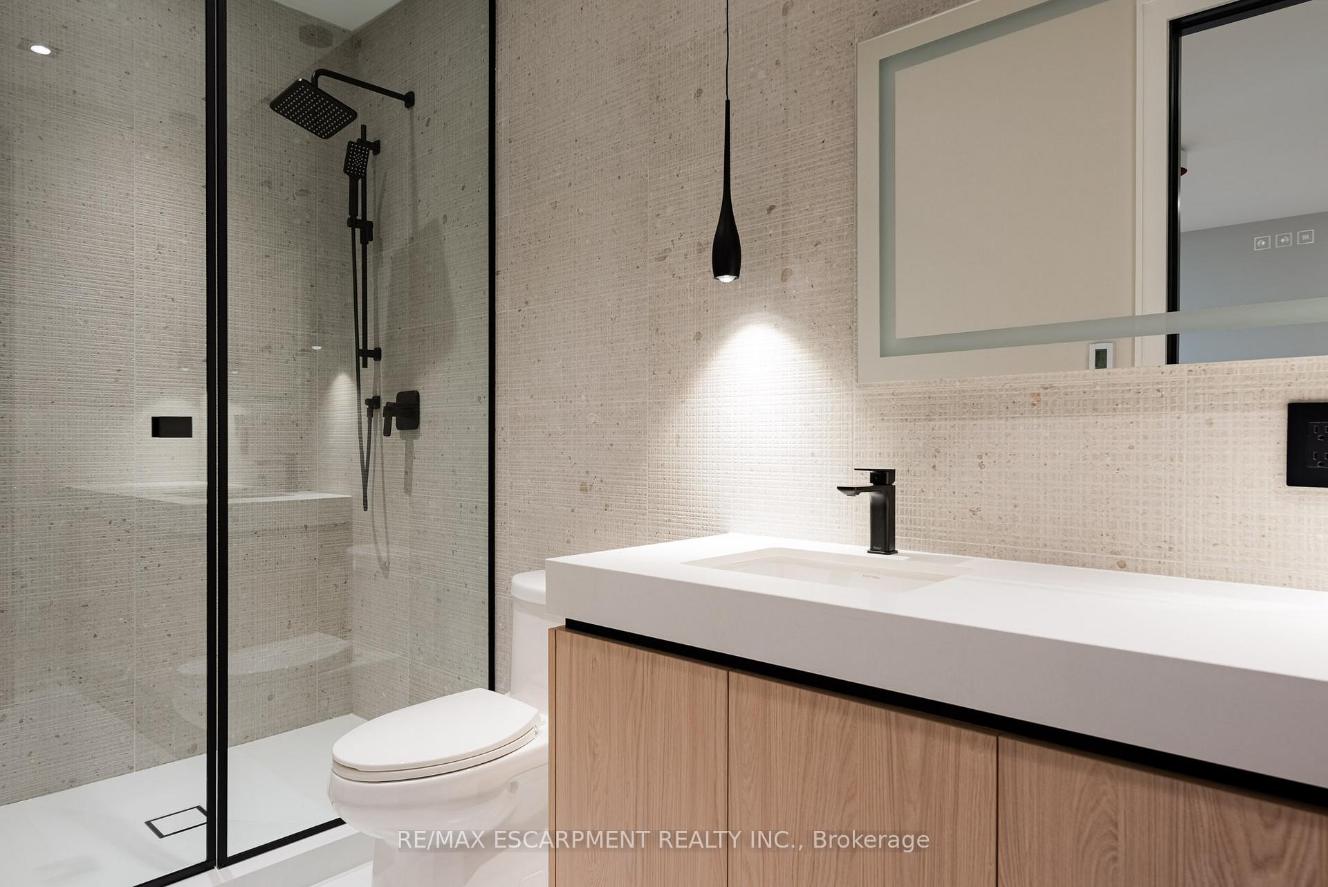 Photo 30 of 696 Montbeck Crescent, Mississauga, Lakeview — HOMEH
