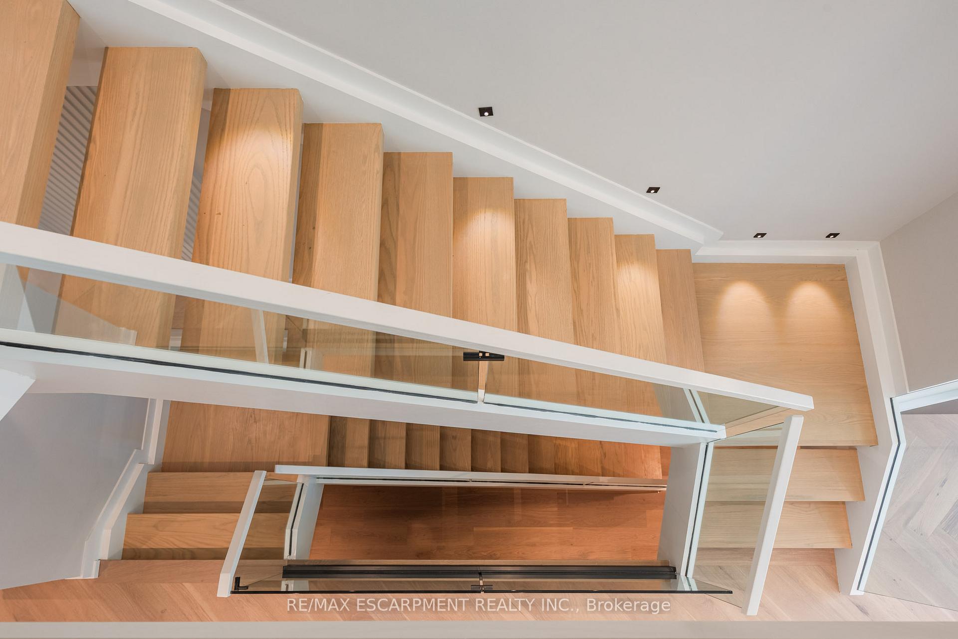 Photo 41 of 696 Montbeck Crescent, Mississauga, Lakeview — HOMEH