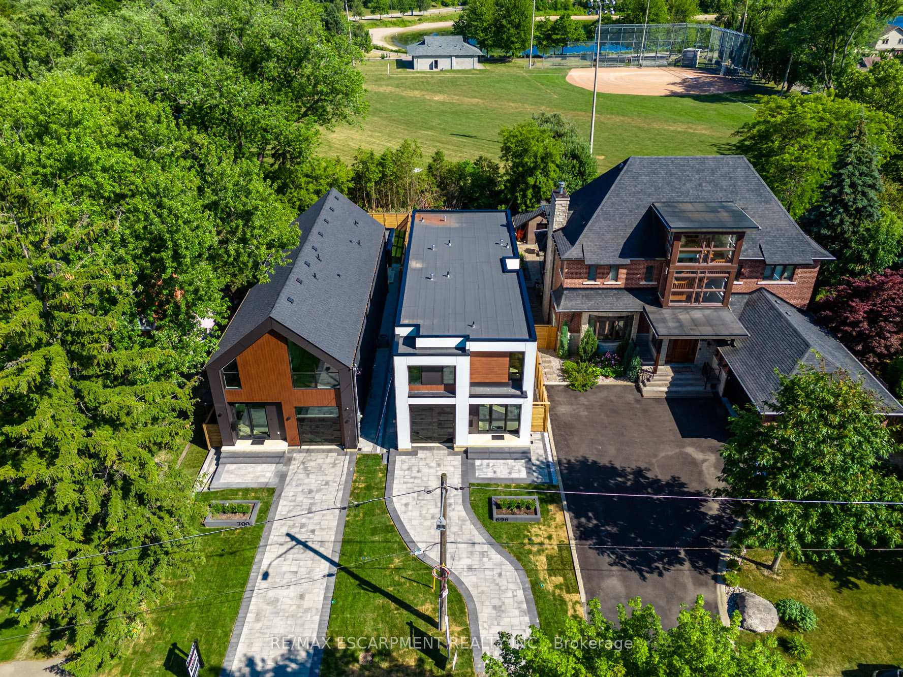 Photo 49 of 696 Montbeck Crescent, Mississauga, Lakeview — HOMEH