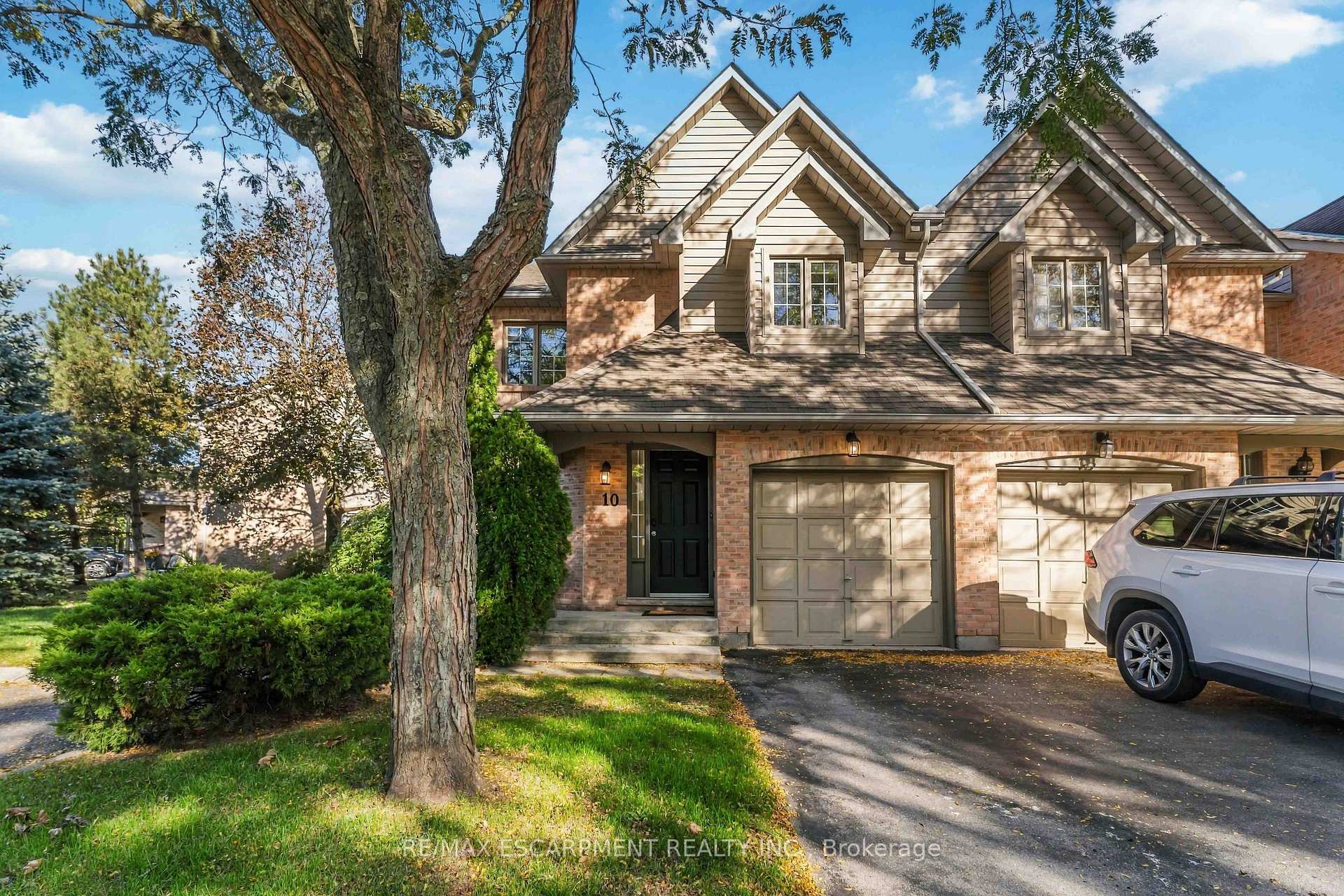 Photo of Unit 10, 320 Hamilton Drive