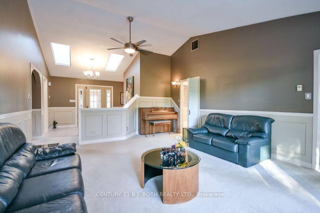 Photo 10 of 677 Broadview Avenue, Orillia — HOMEH