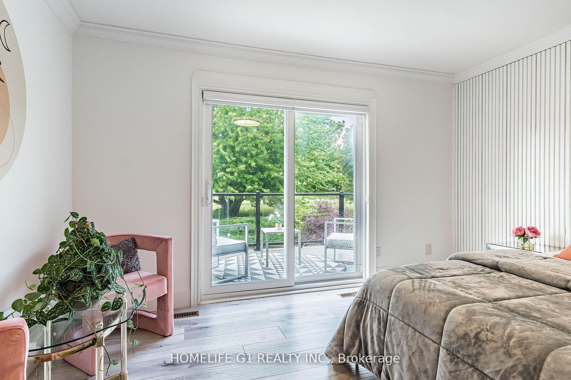 Photo 31 of 17 Crescent Hill S, Brampton, Central Park — HOMEH