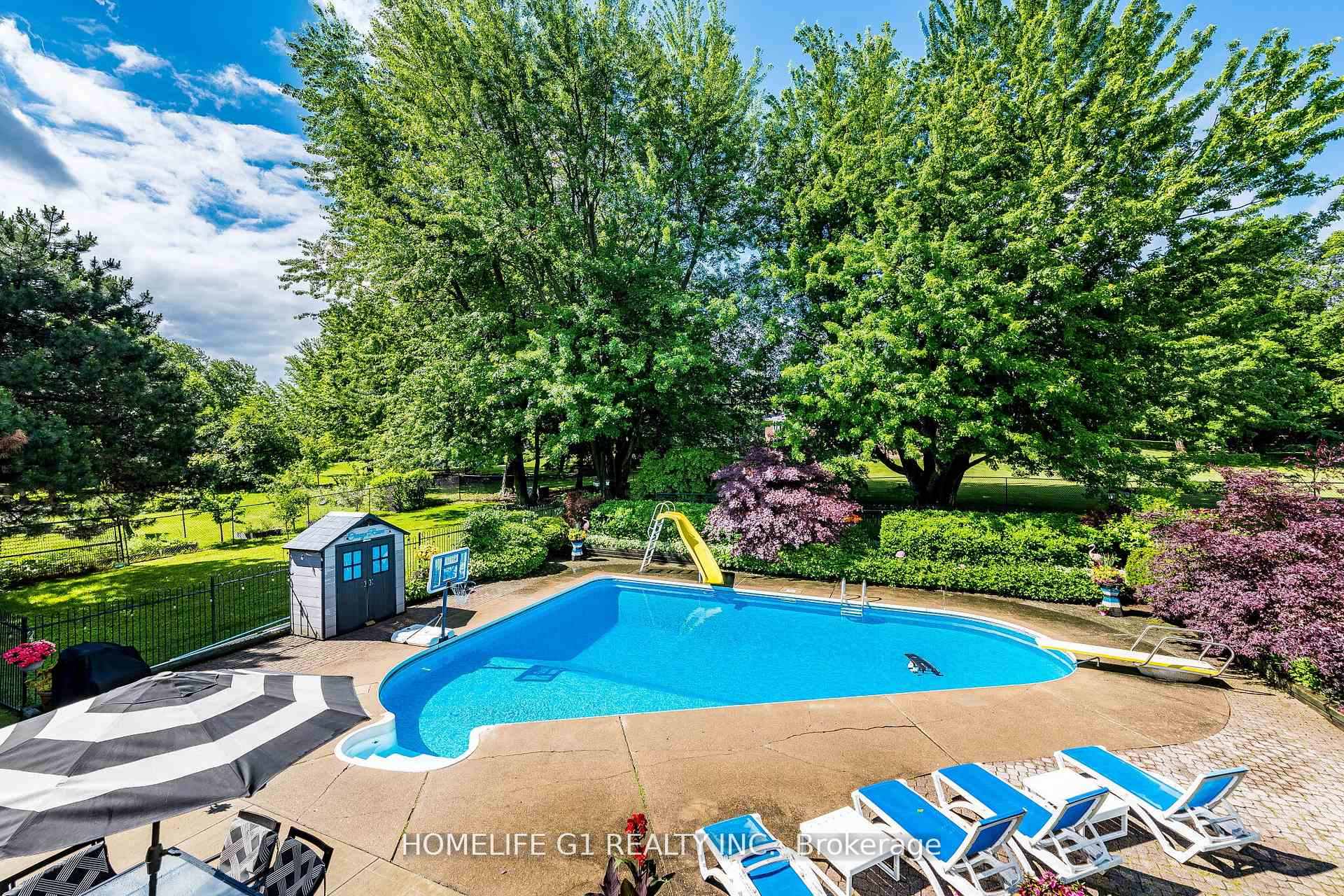 Photo 46 of 17 Crescent Hill S, Brampton, Central Park — HOMEH