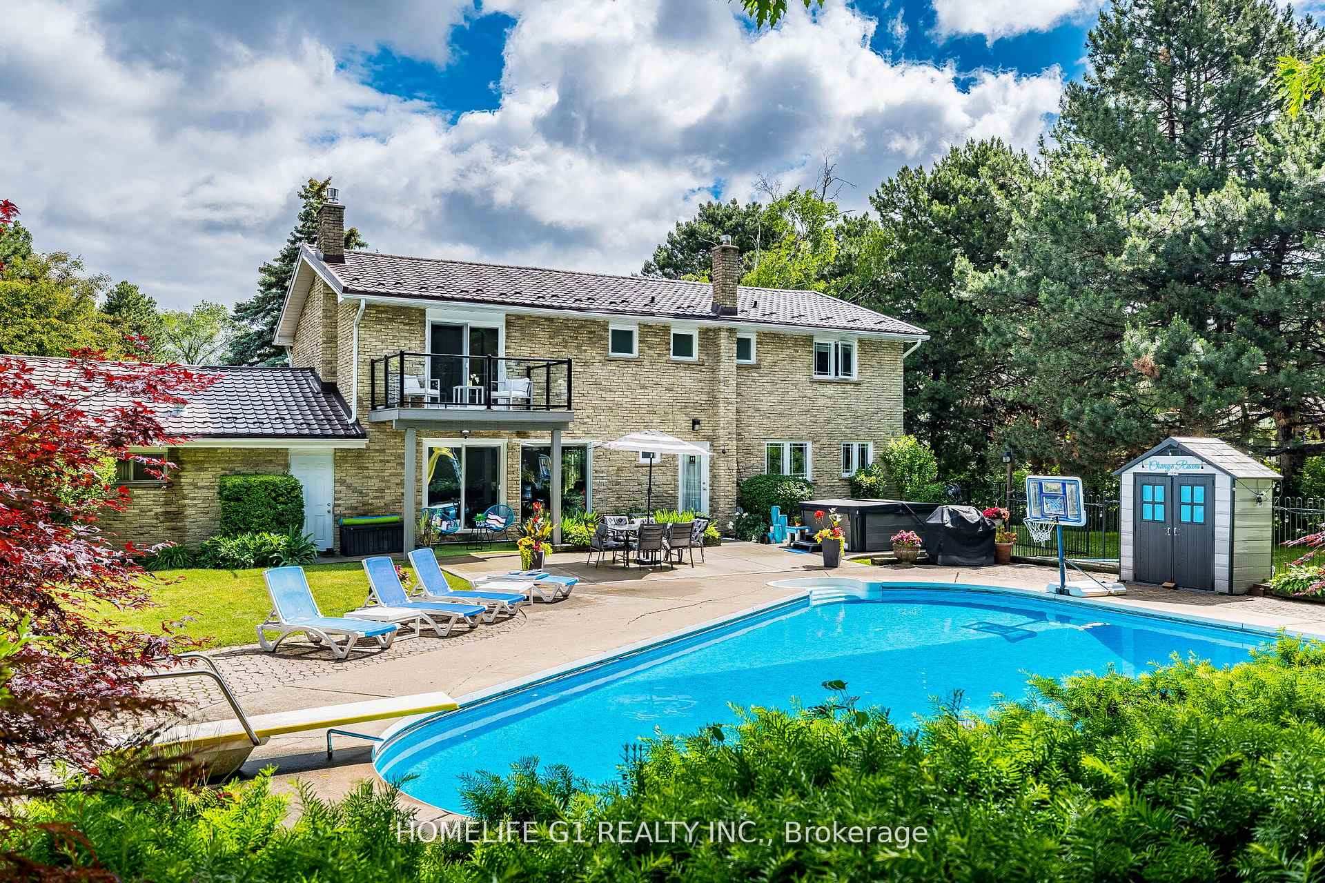Photo 52 of 17 Crescent Hill S, Brampton, Central Park — HOMEH