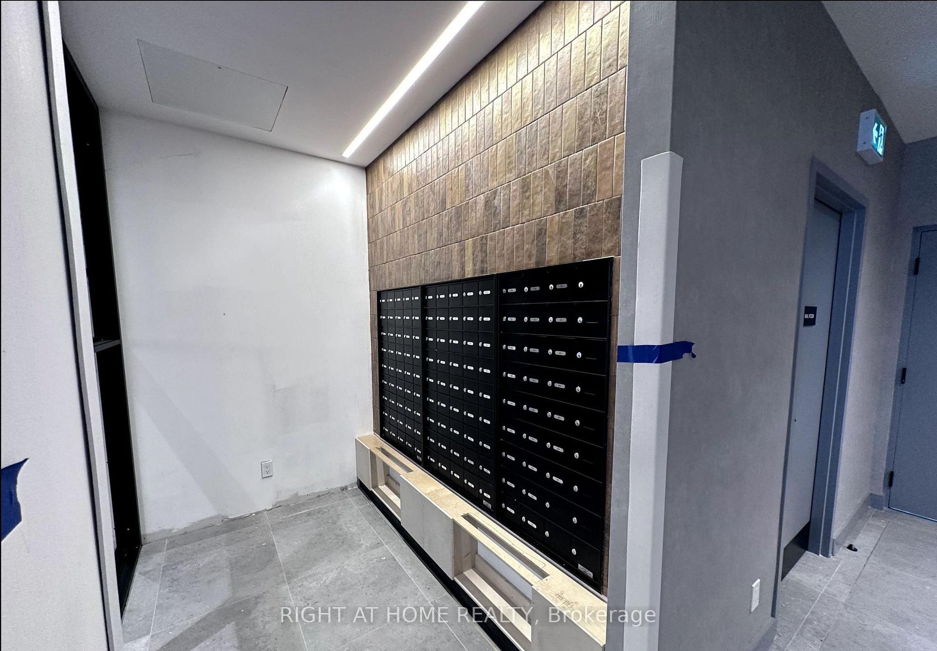 Photo 3 of Unit 301, 5 Lakeview Avenue, Toronto, Trinity-Bellwoods — HOMEH