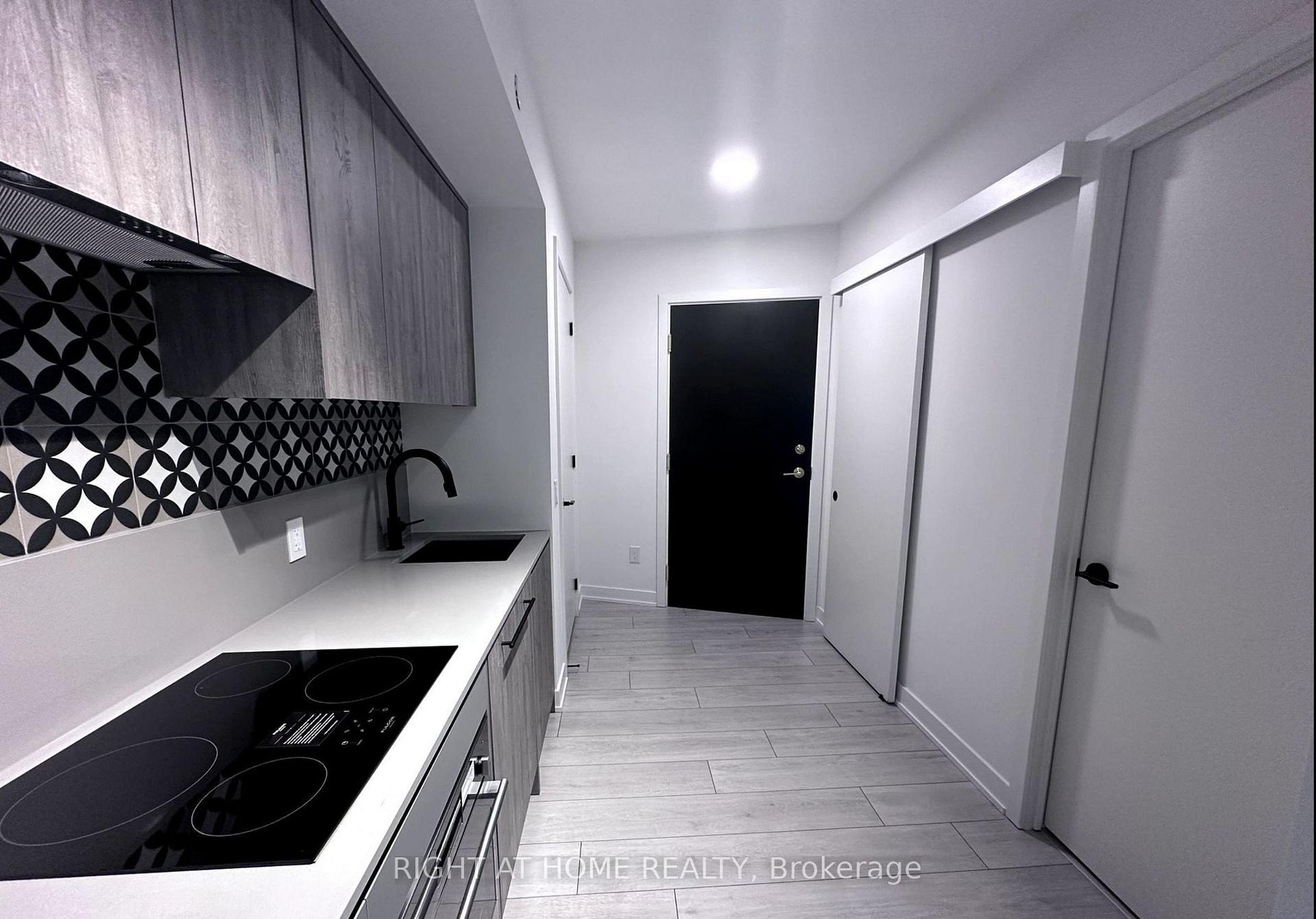 Photo 5 of Unit 301, 5 Lakeview Avenue, Toronto, Trinity-Bellwoods — HOMEH