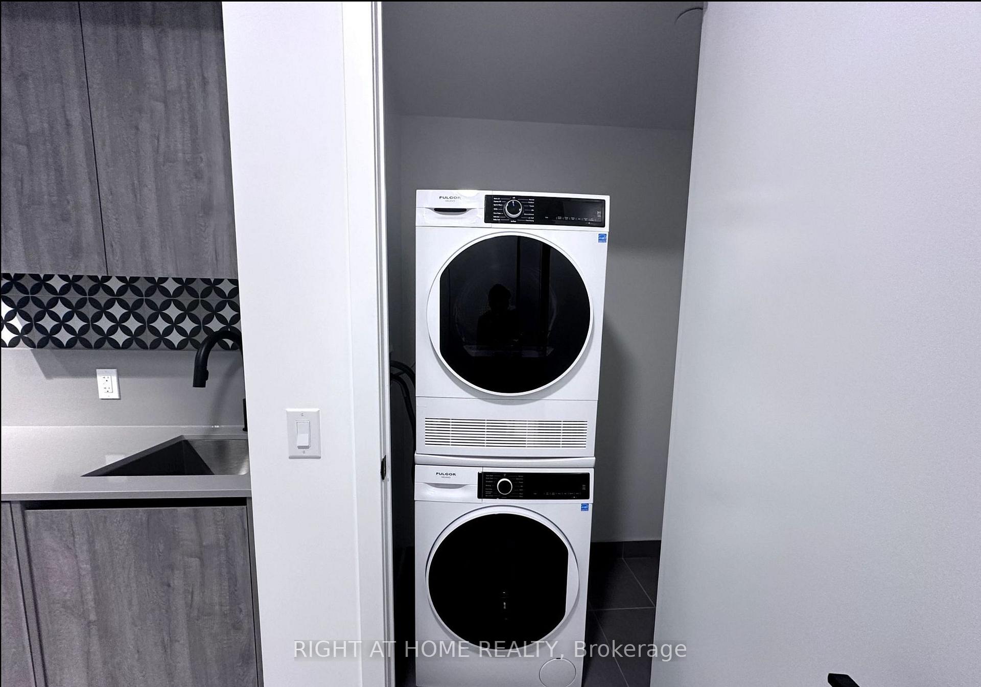 Photo 12 of Unit 301, 5 Lakeview Avenue, Toronto, Trinity-Bellwoods — HOMEH