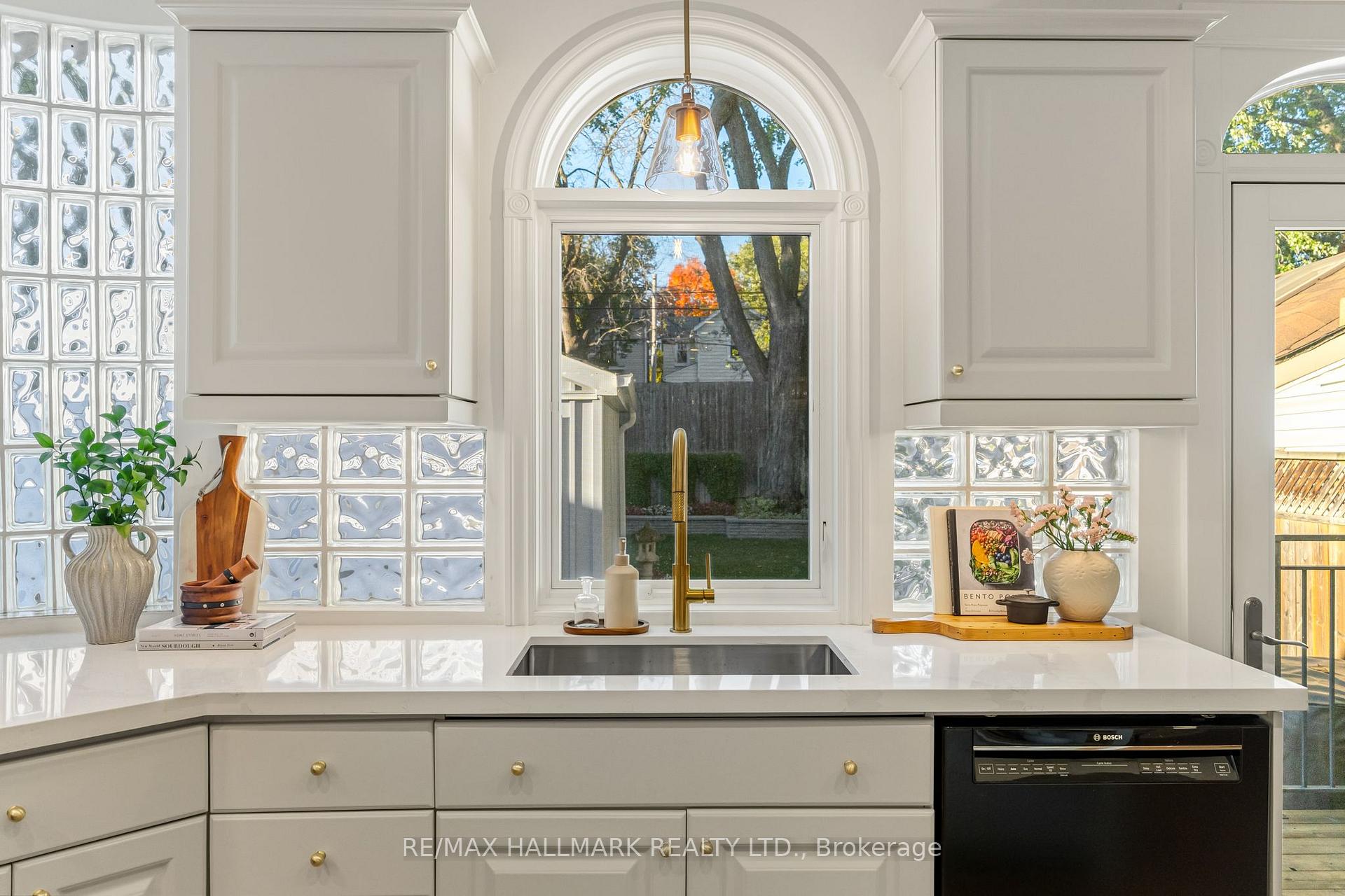 Photo 16 of 132 Duvernet Avenue, Toronto, East End-Danforth — HOMEH