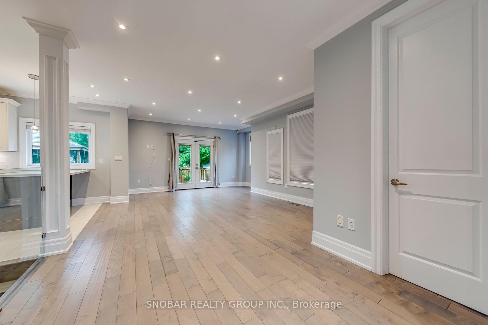 Photo 11 of 1 Aura Lea Boulevard, North York, Humberlea-Pelmo Park — HOMEH