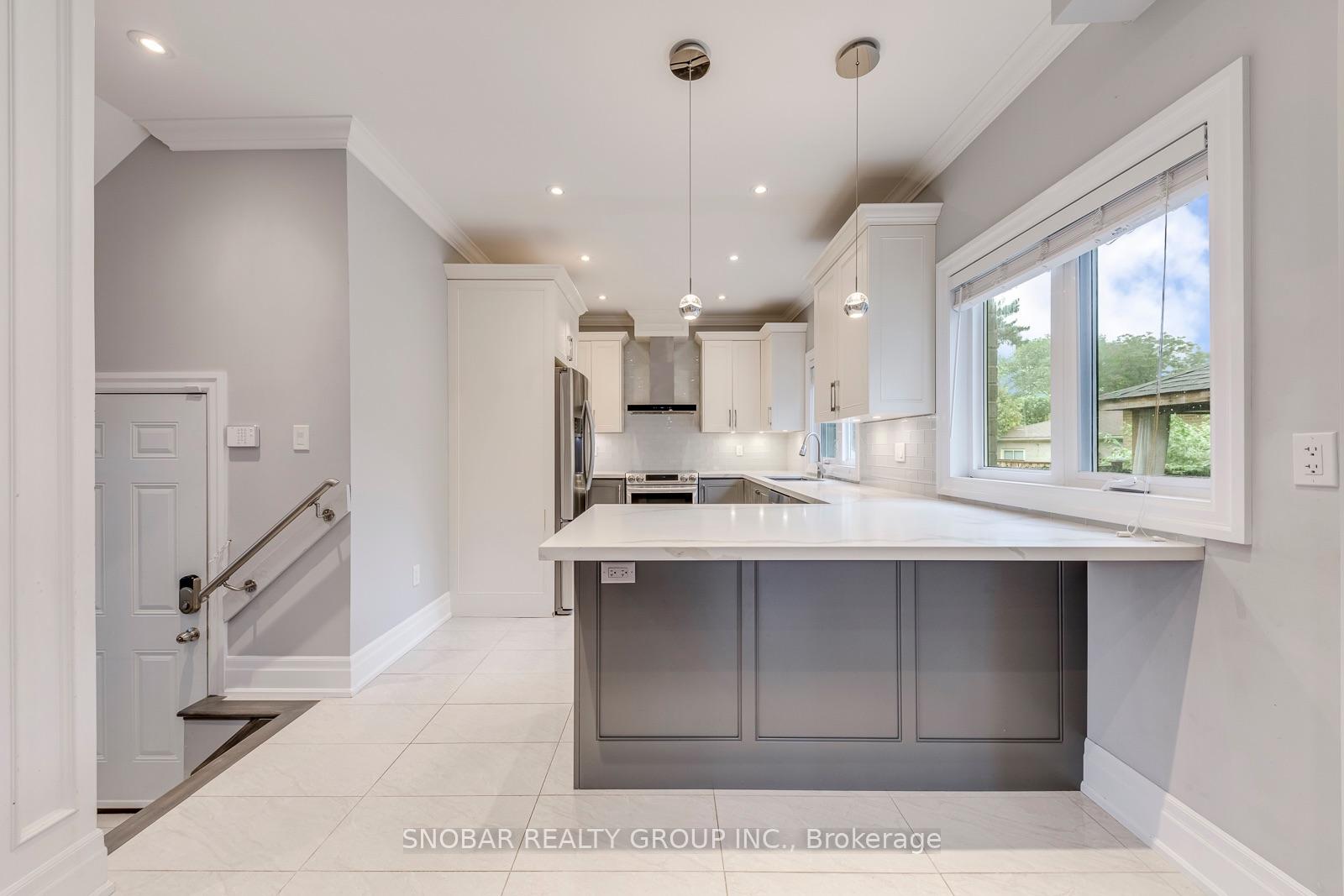 Photo 17 of 1 Aura Lea Boulevard, North York, Humberlea-Pelmo Park — HOMEH