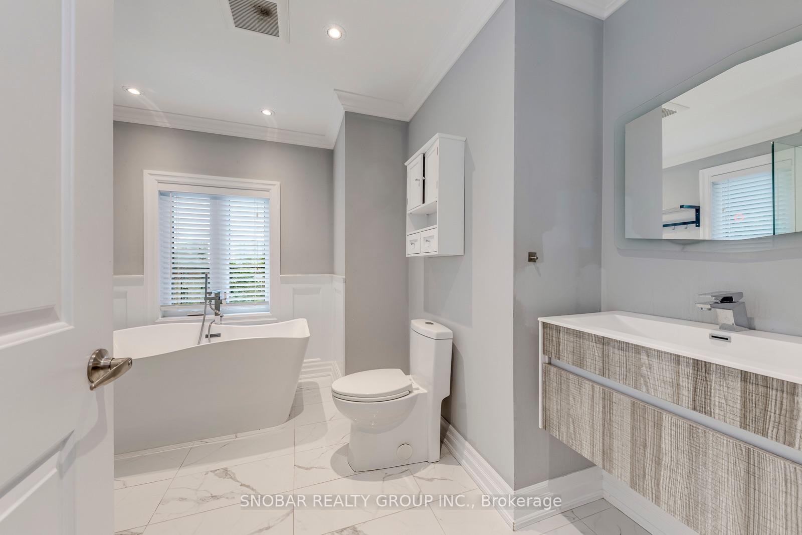 Photo 23 of 1 Aura Lea Boulevard, North York, Humberlea-Pelmo Park — HOMEH